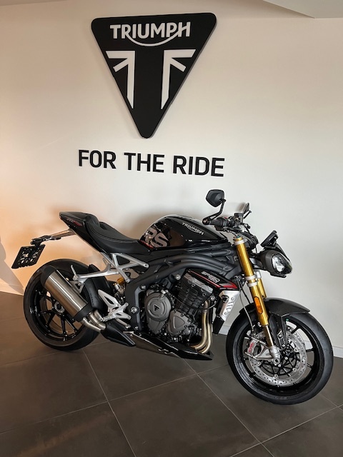 Predám Triumph Speed Triple 1200 RS