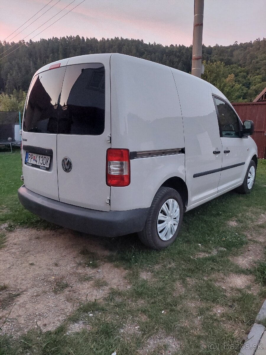 Predam volkswagen caddy 2,0 Sdi 2009