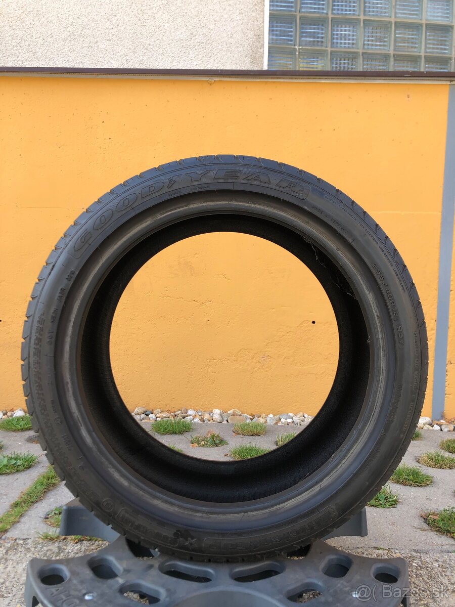 255/40r18 goodyear efficientgrip runflat