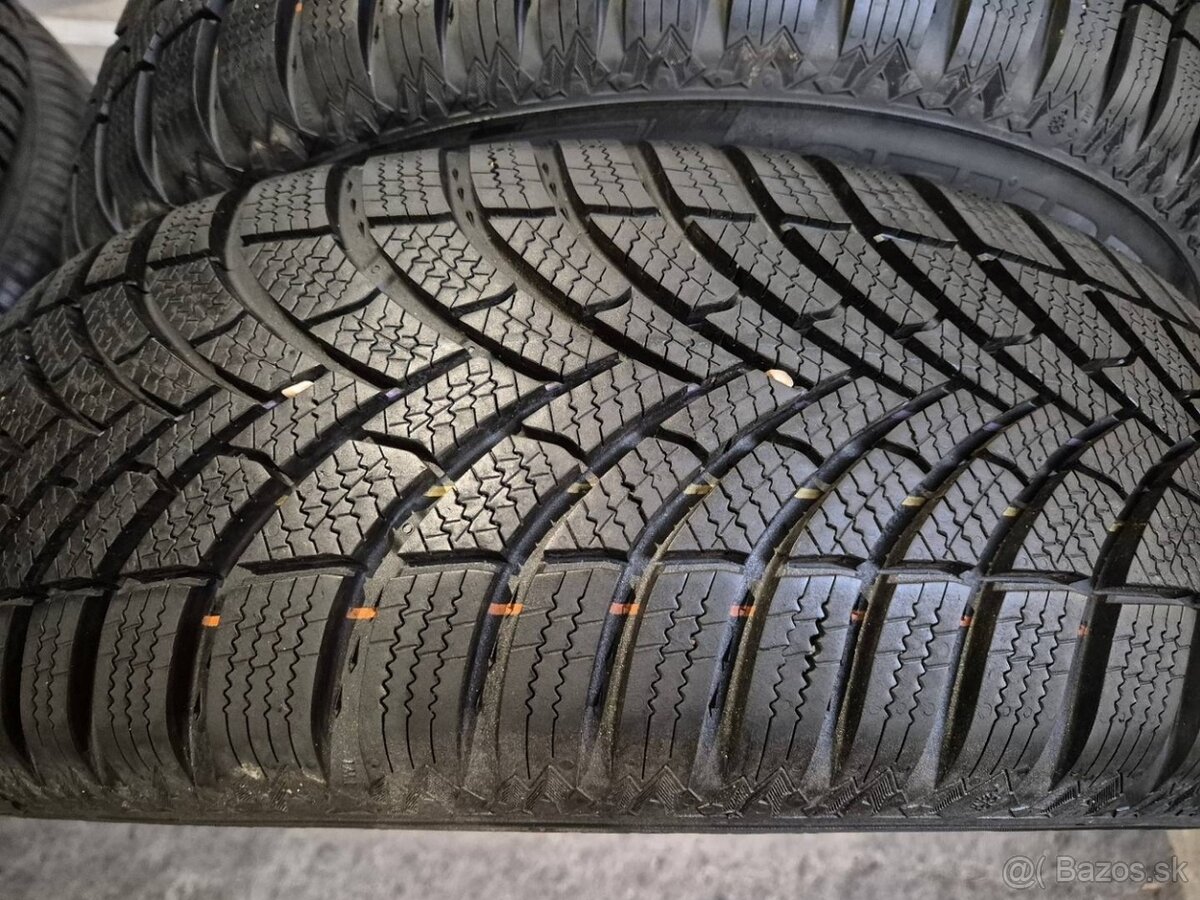 215/65 r17 zimné 2 ks SEMPERIT dezén 8,7 mm DOT2023