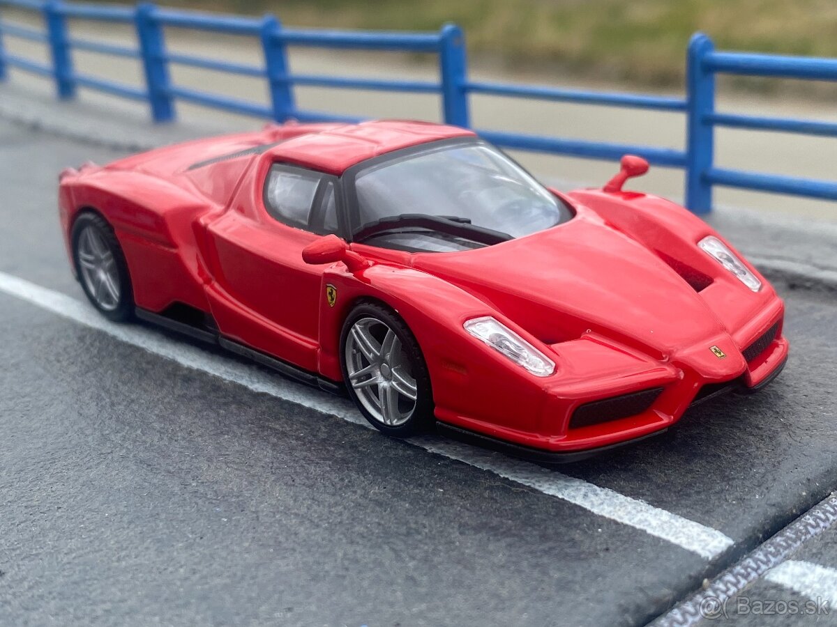 FERRARI/LAMBORGHINI zberatelske modely. Mierka 1:43.