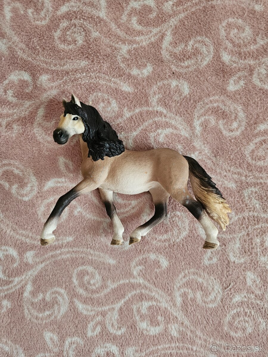 Schleich kone