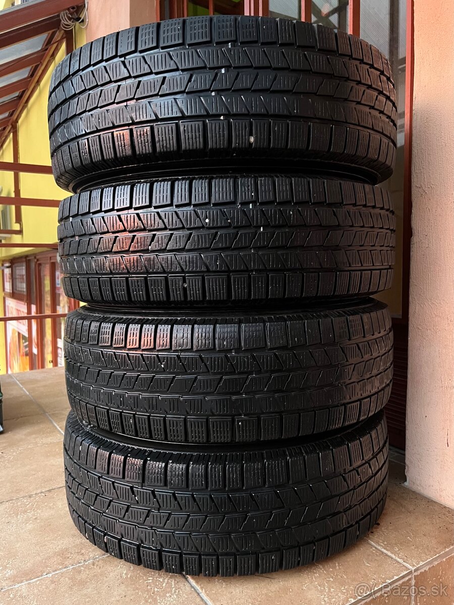 225/65 R17 102T zimné pneumatiky - kompletná sada