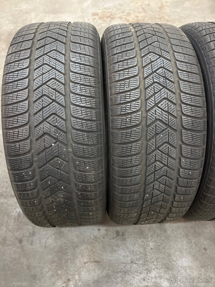 255/55R19 111V Pirelli Scorpion Winter