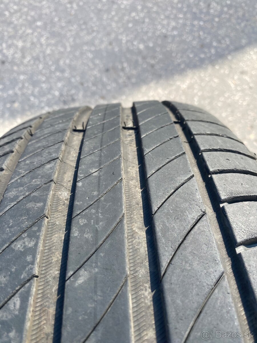 Michelin Primacy 4 - 215/55 R17