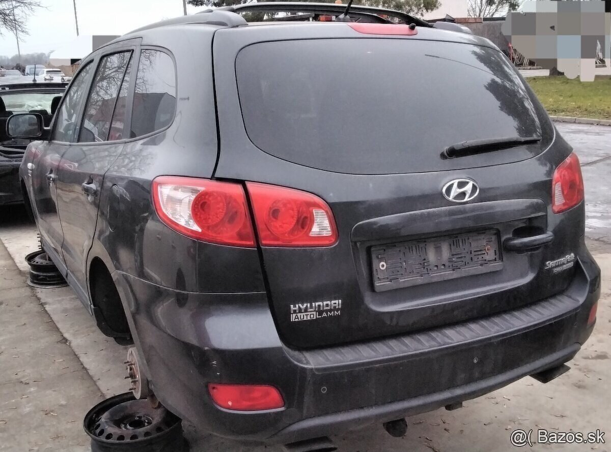 Hyundai Santa Fe 2.2 CRDi 2008 4WD predám ZADNÝ NÁRAZNÍK, SV