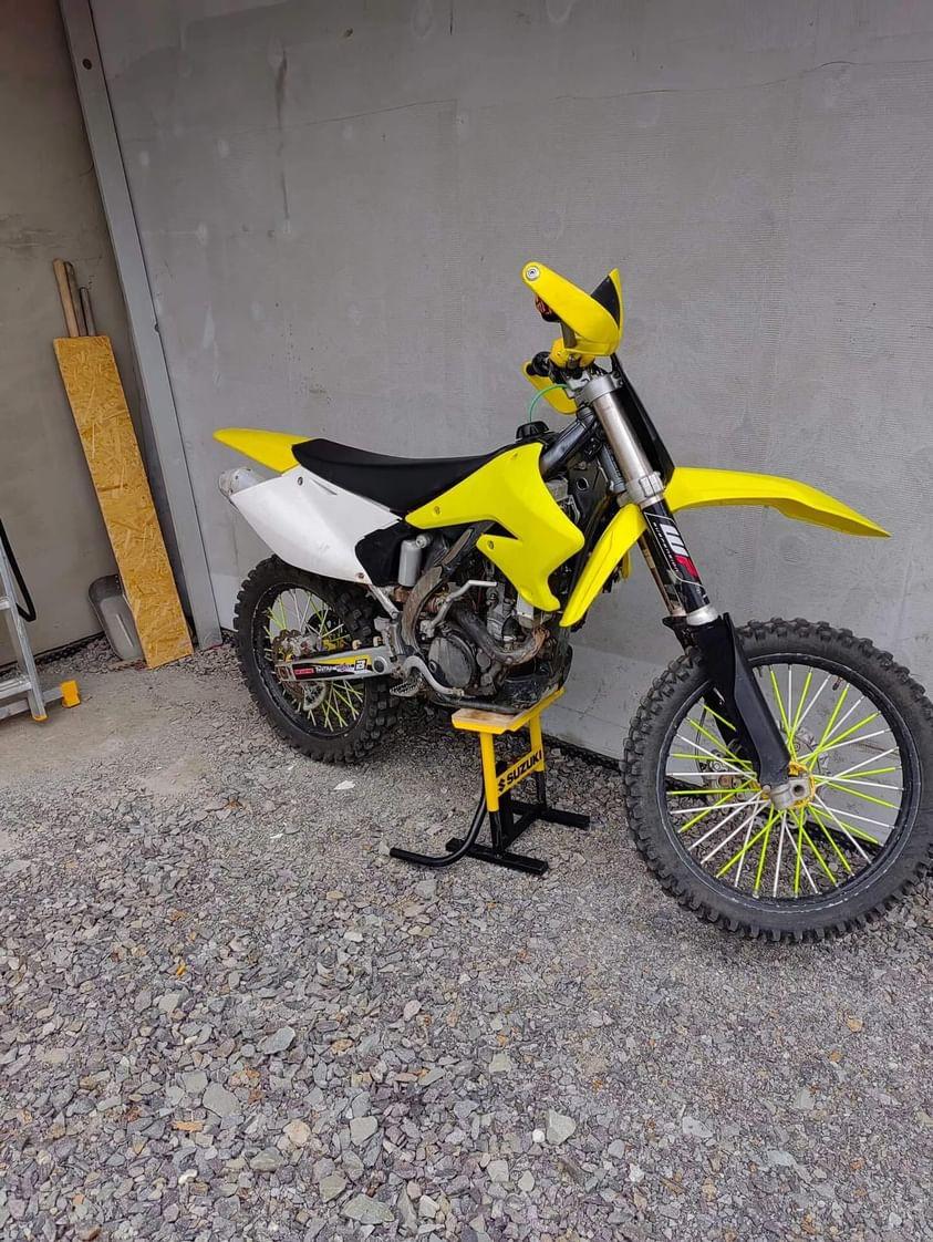 Suzuki rmz 250