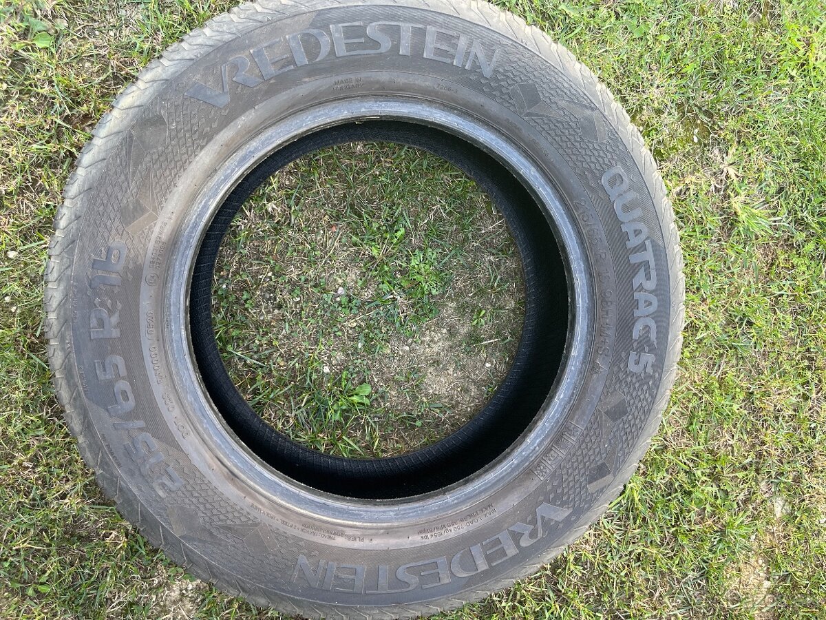 Celoročné pneumatiky Vredstein 215/65 R16