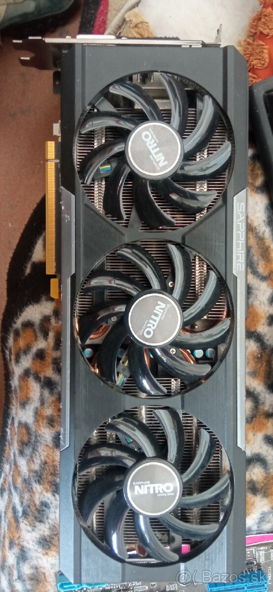 Predam na opravu/diely Radeon Sapphire Nitro R9 390x 8gb