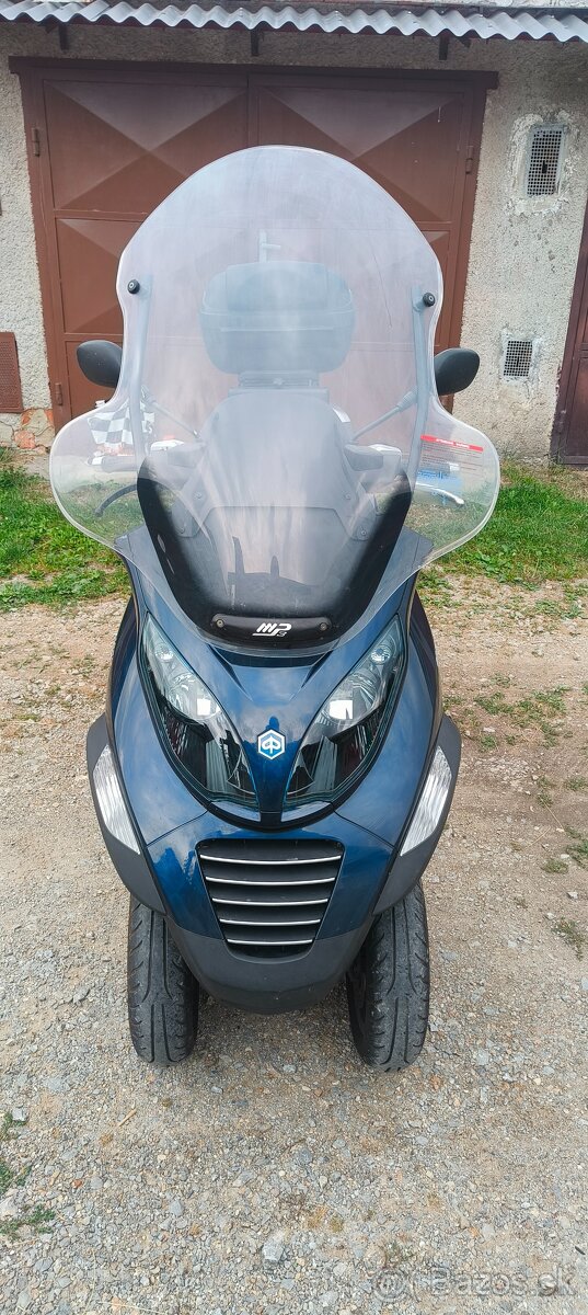 Piaggio MP3 400