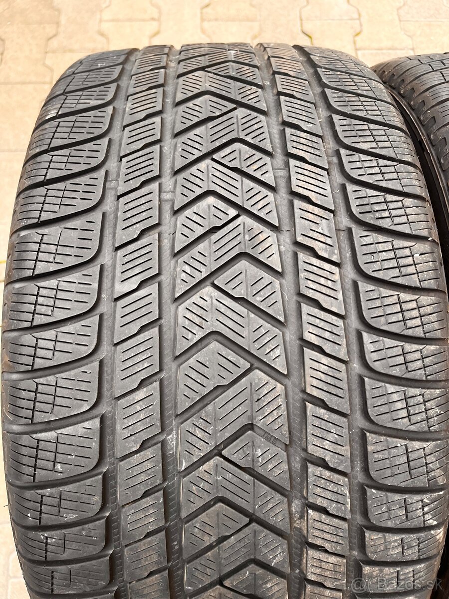 305/40R20 Pirelli zimne runflat