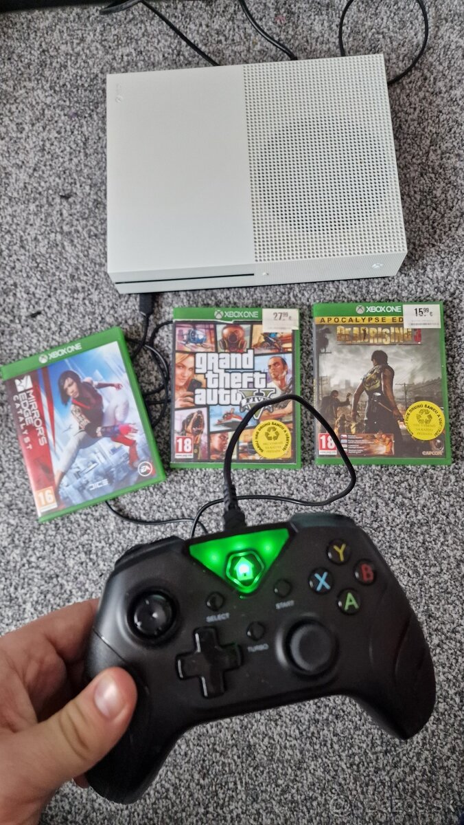 Xbox One S 500GB + joypad a hry