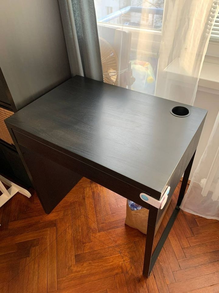 IKEA MICKE Stol, čierno-hnedá, 73x50 cm (black table)