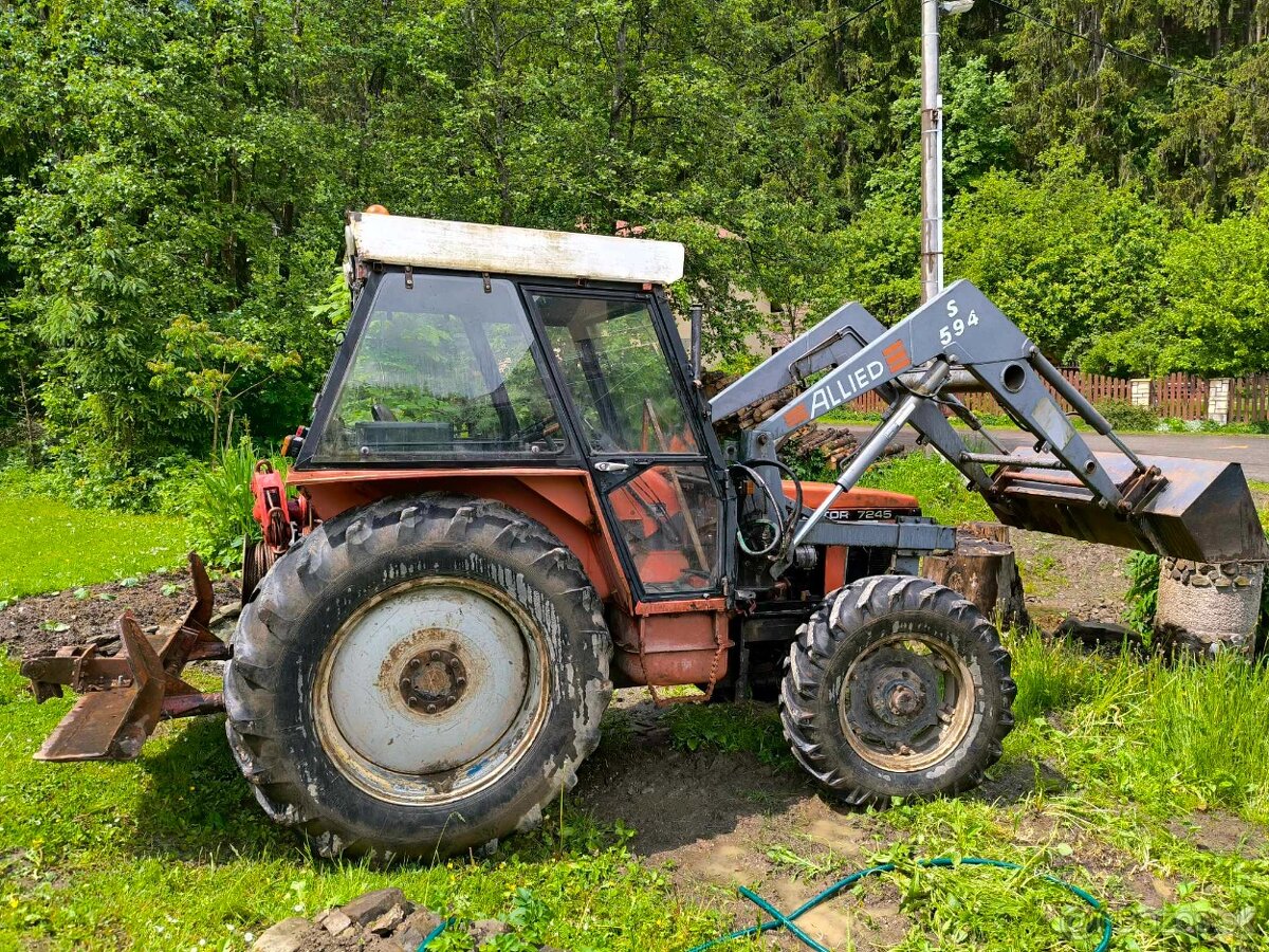 Zetor 7245 s čelným nakladačom