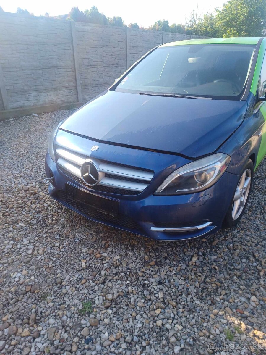 Rozpredam Mercedes B180 CDI 80kw W246 2012