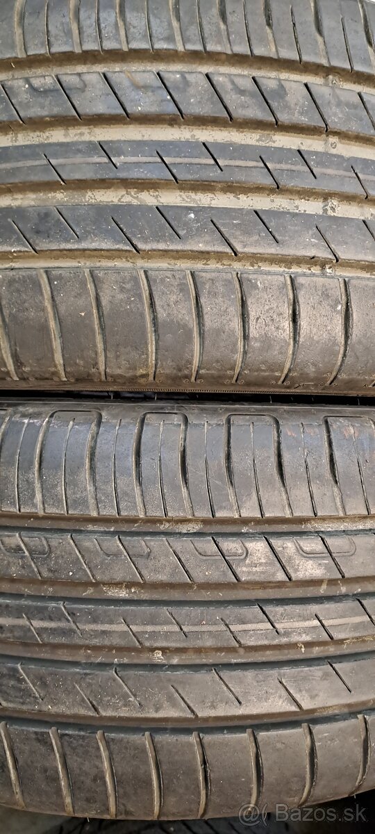 Predám 2ks slušné letné 225/40r18-92W Good Year