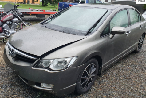 Rozpredám na náhradné diely Honda Civic 2008