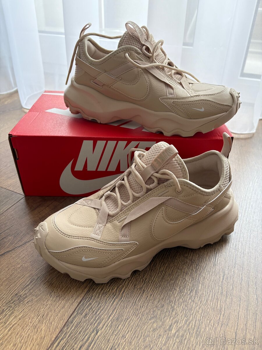 Nike tenisky TC 7900