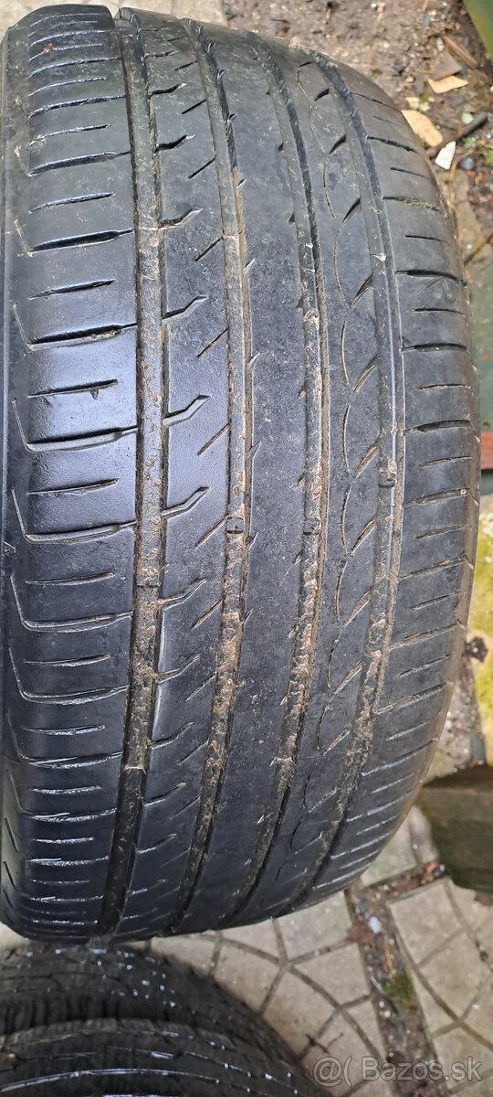 Predam jazdene letne pneu 235/45R17 mam 2ks