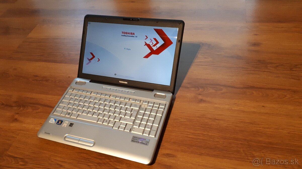 Toshiba Satellite 15.6"  HD, Intel 2.1GHz, 4GB RAM, 320GB