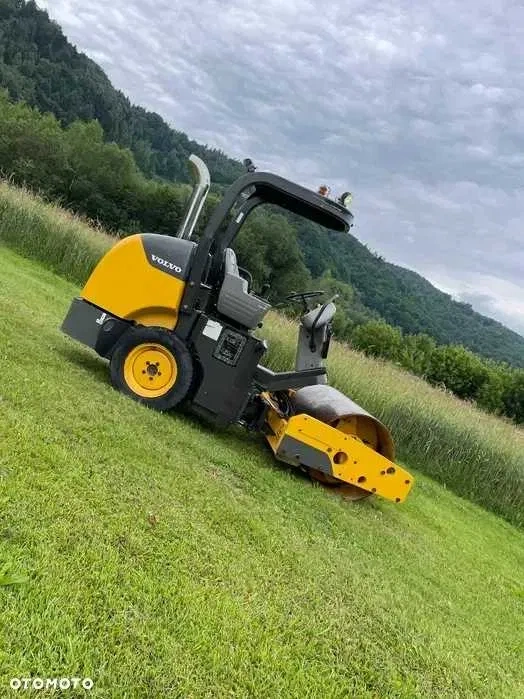 Terénny valec ako nový z Nórska 3t Volvo SD25 Kubota 962 mt