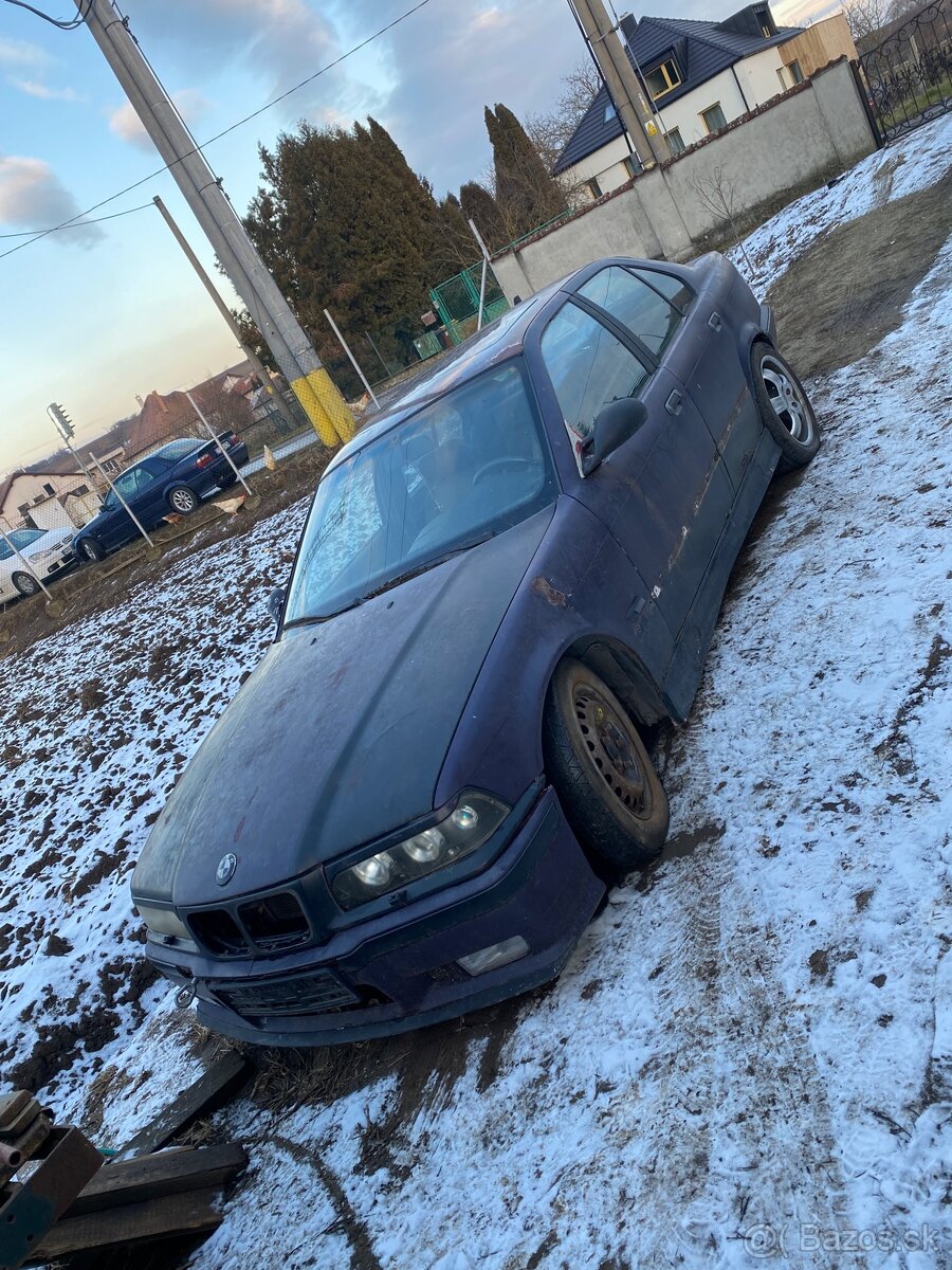 Rozpredam e36 sedan