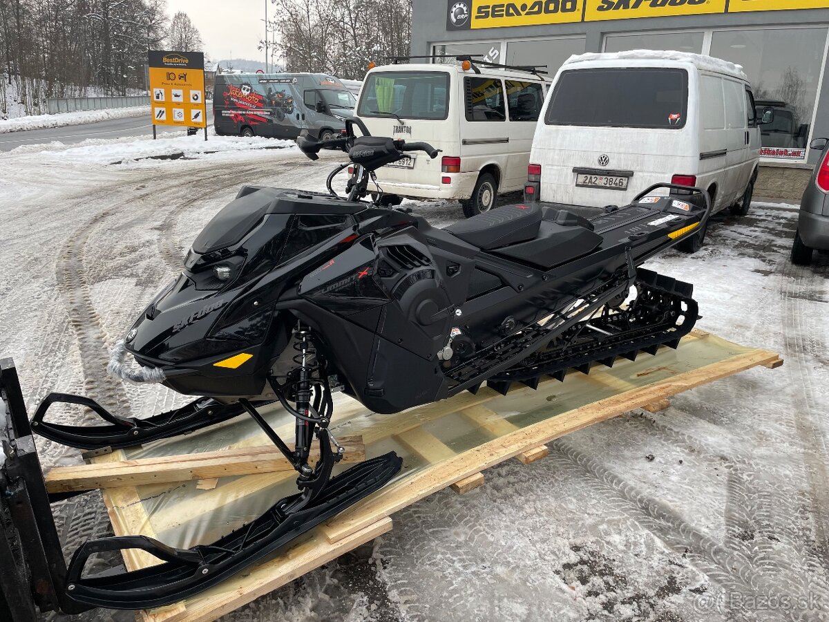 Ski Doo Summit X Expert 850 E-Tec Turbo R 165´´ model 2024