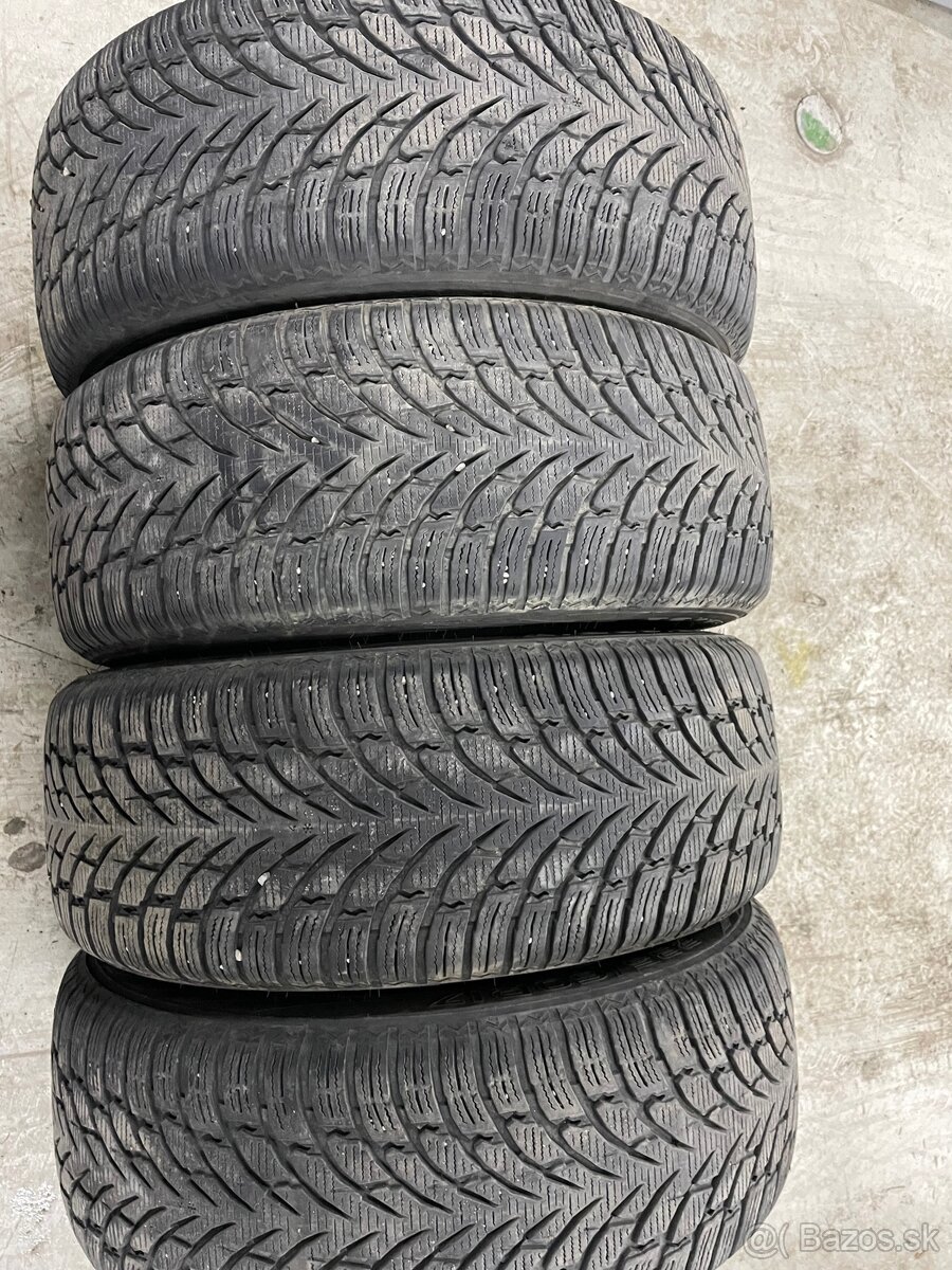 235/60 R17 NOKIAN WR SUV4