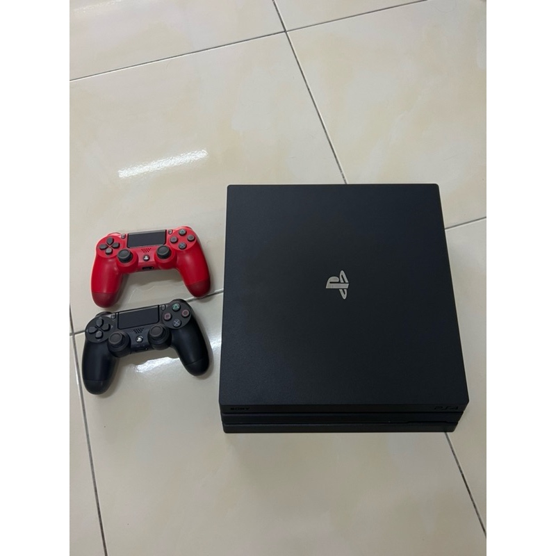 PS4 classic 500gb + 2 ovladace