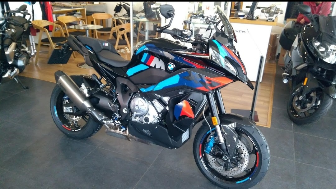 Predám BMW M1000xr