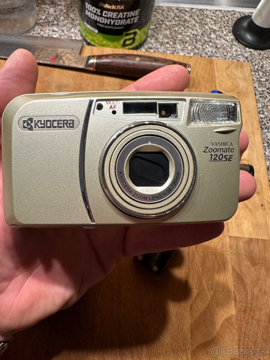 Yashica zoomate 120 SE kyocera