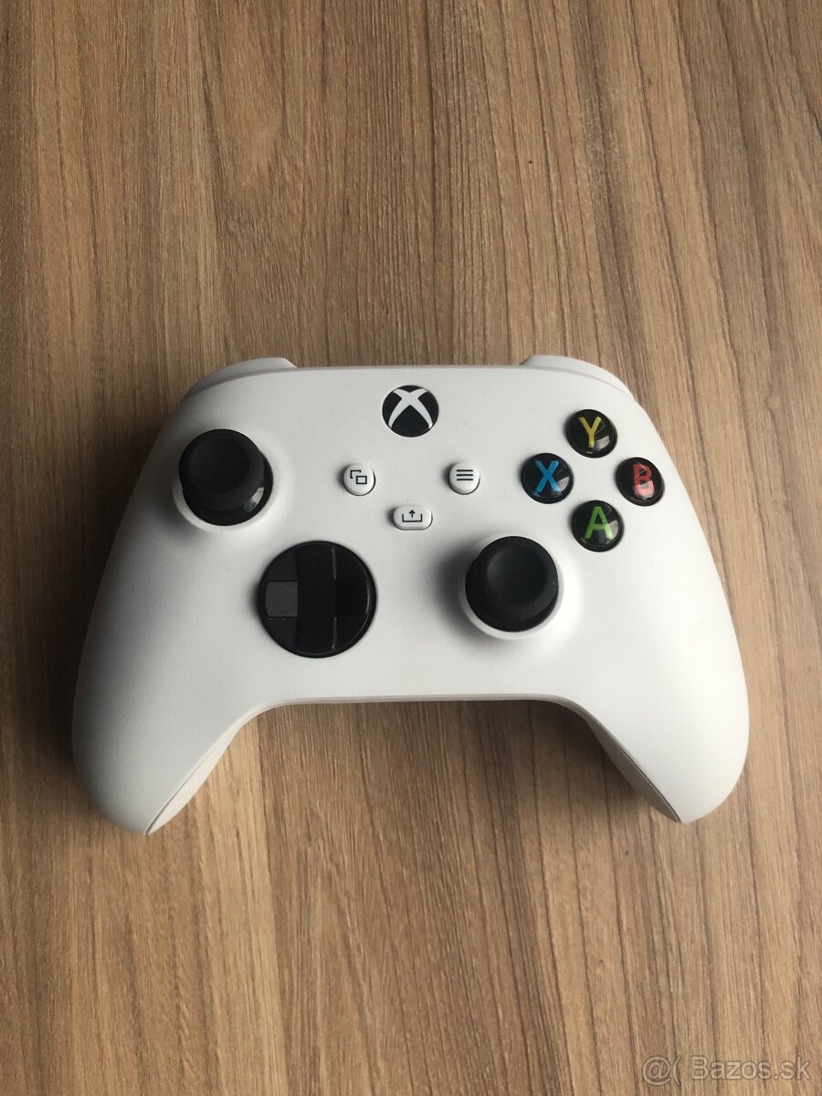 Ovladač xbox series. Robot white.