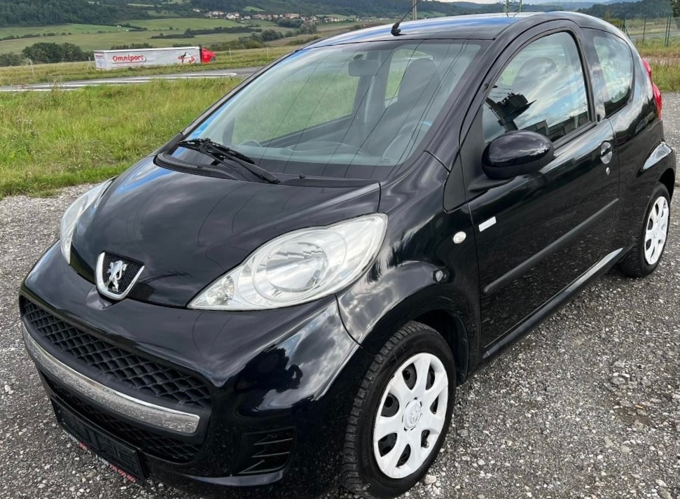 Rozpredám: Peugeot 107, Citroen C1, Toyota Aygo 1.0i manuál