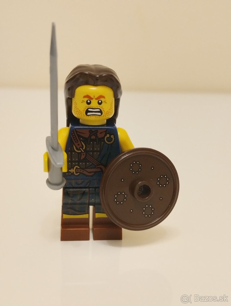 LEGO minifigúrka Highland Battler 8827-2