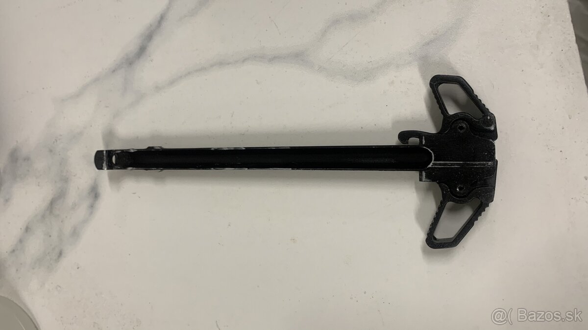 Charging handle AR-15