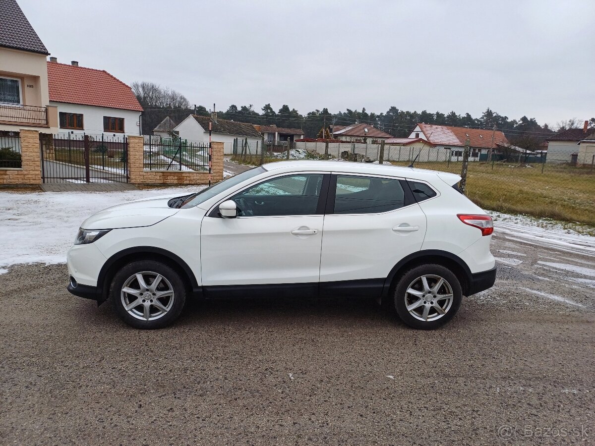 Predám Nissan Qashqai 1.2 DIG-T, 85Kw,rok výroby 2014,manuál