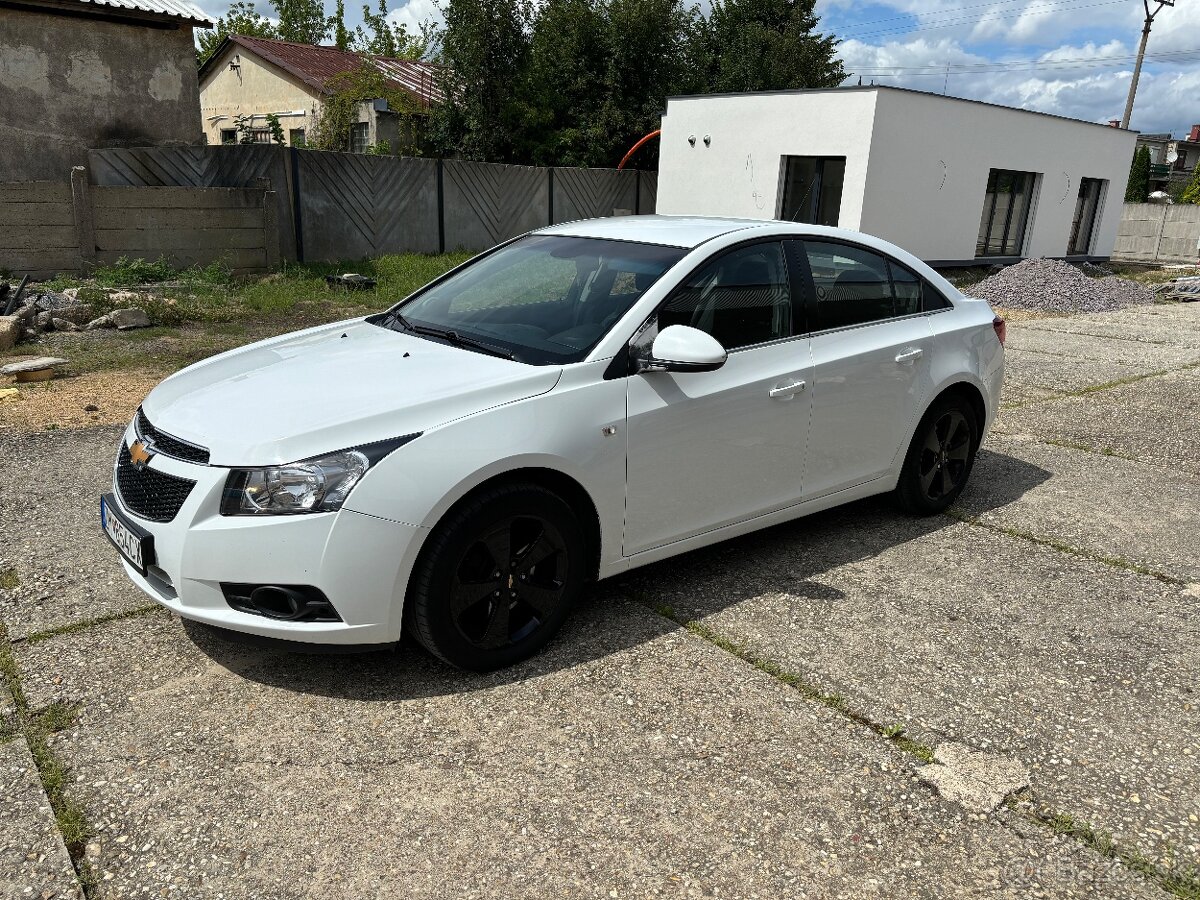 Predám Chevrolet Cruze 2.0 VCDI, 120 KW