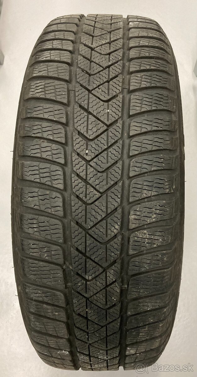 Predam zimne gumy Pirelli 225/50 R18 RFT na BMW