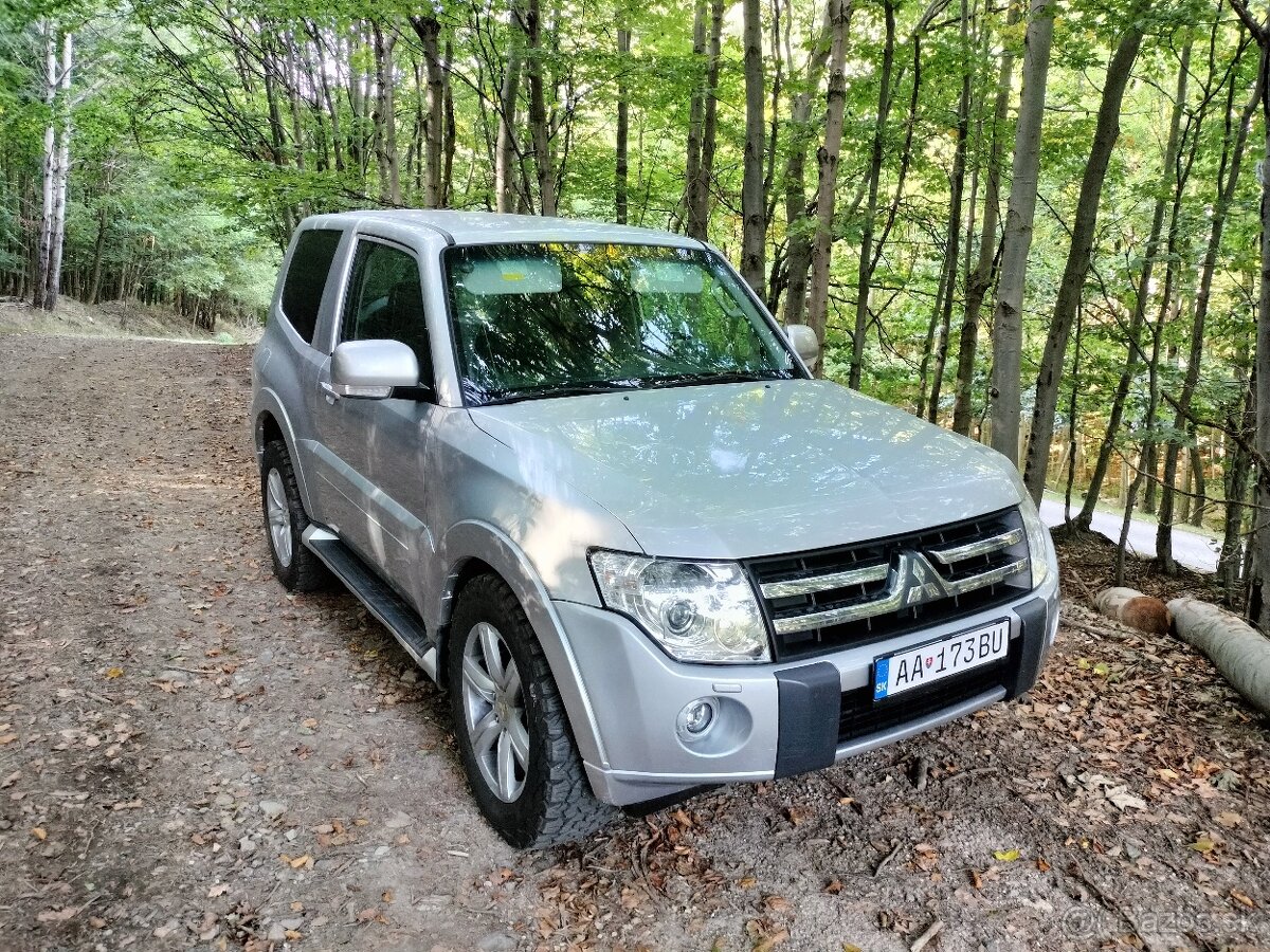 Mitsubishi Pajero 3.2 DiD 147KW AT/5 4x4 Uzávierka