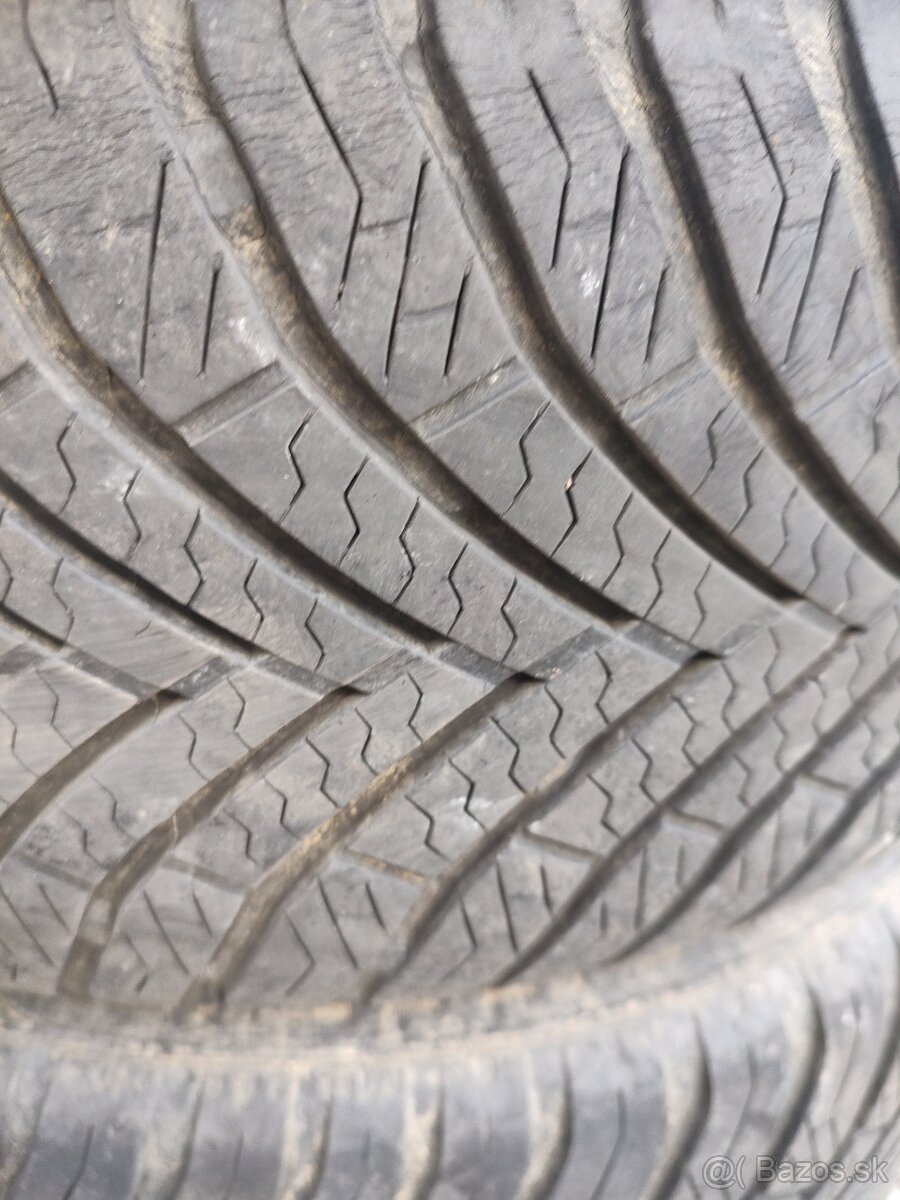 R15 Celoročná sada rozteč 4x100 195/55 R15