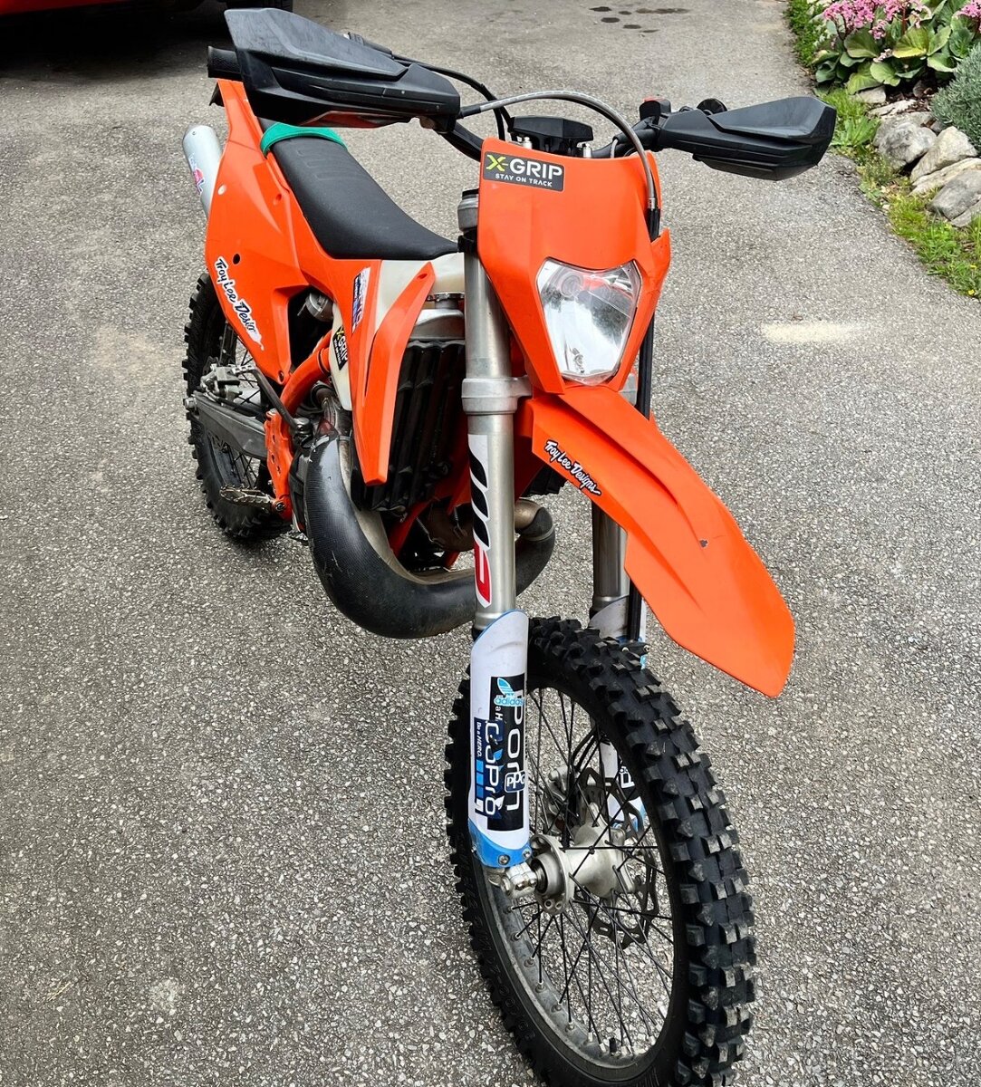 KTM XC-W 300 r.v.2019 najeto 180 motohodin