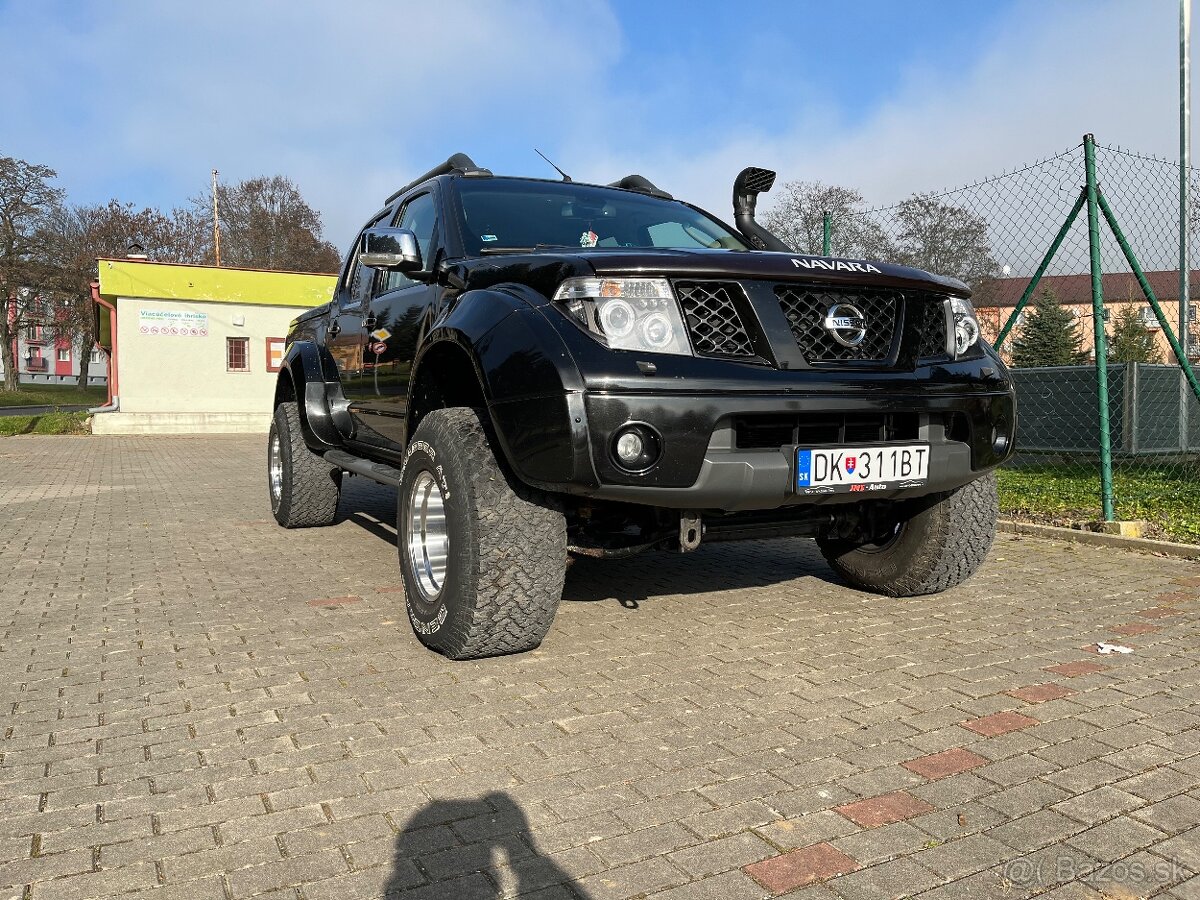 Navara D40