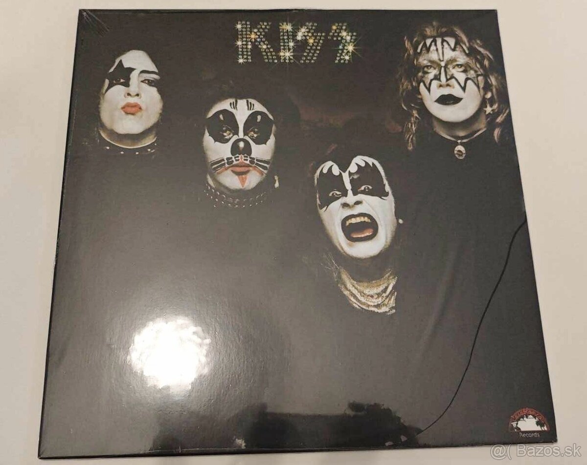 Kiss Kiss LP ešte zabalená vo fólií