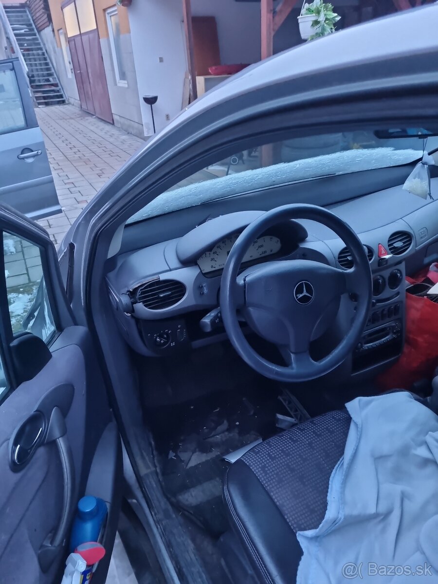 Mercedes a160 na náhradné diely