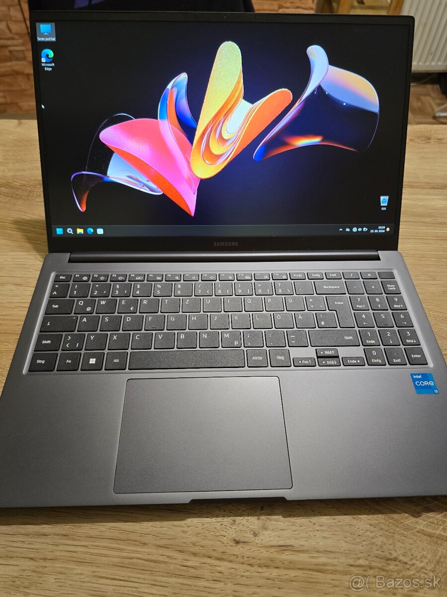 Samsung galaxy book 3 v super stave s 8gb ram 256gb ssd disk