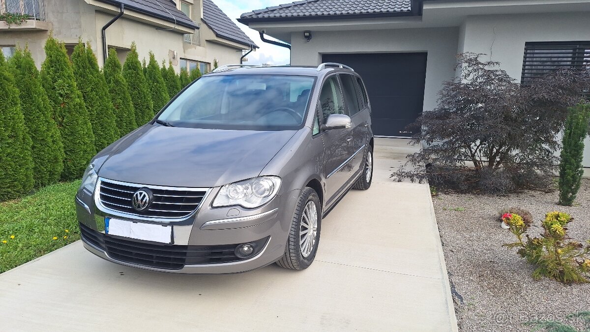 Volkswagen Touran 1.4 Highline Benzín Automat