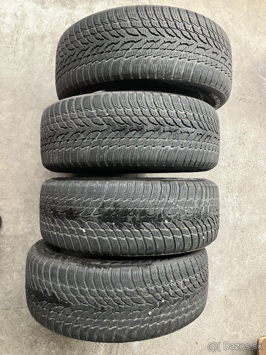 Nokian 215/55 R17 zimné