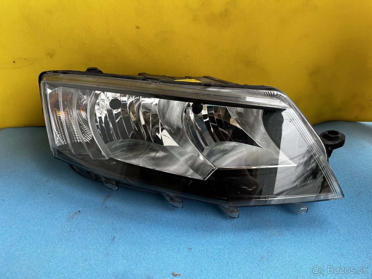 halogen ŠKODA Octavia III 5E0 5E1941016-5E1941015