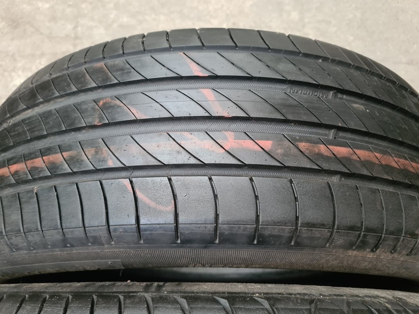 215/60r17 letné 4 ks MICHELIN dezén 6-5,3 mm DOT2021-2020