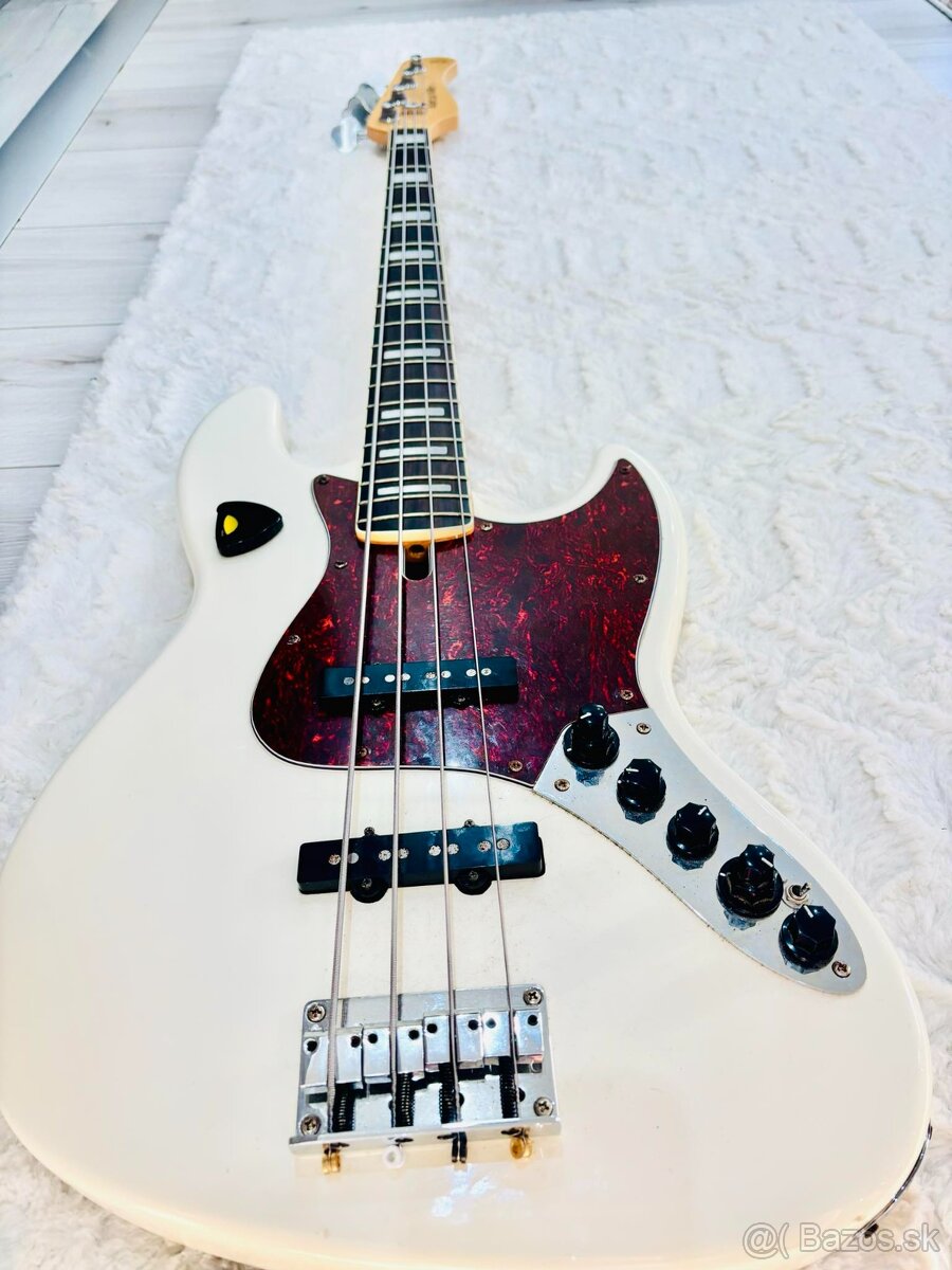 Bass gitara Marcus Miller v7